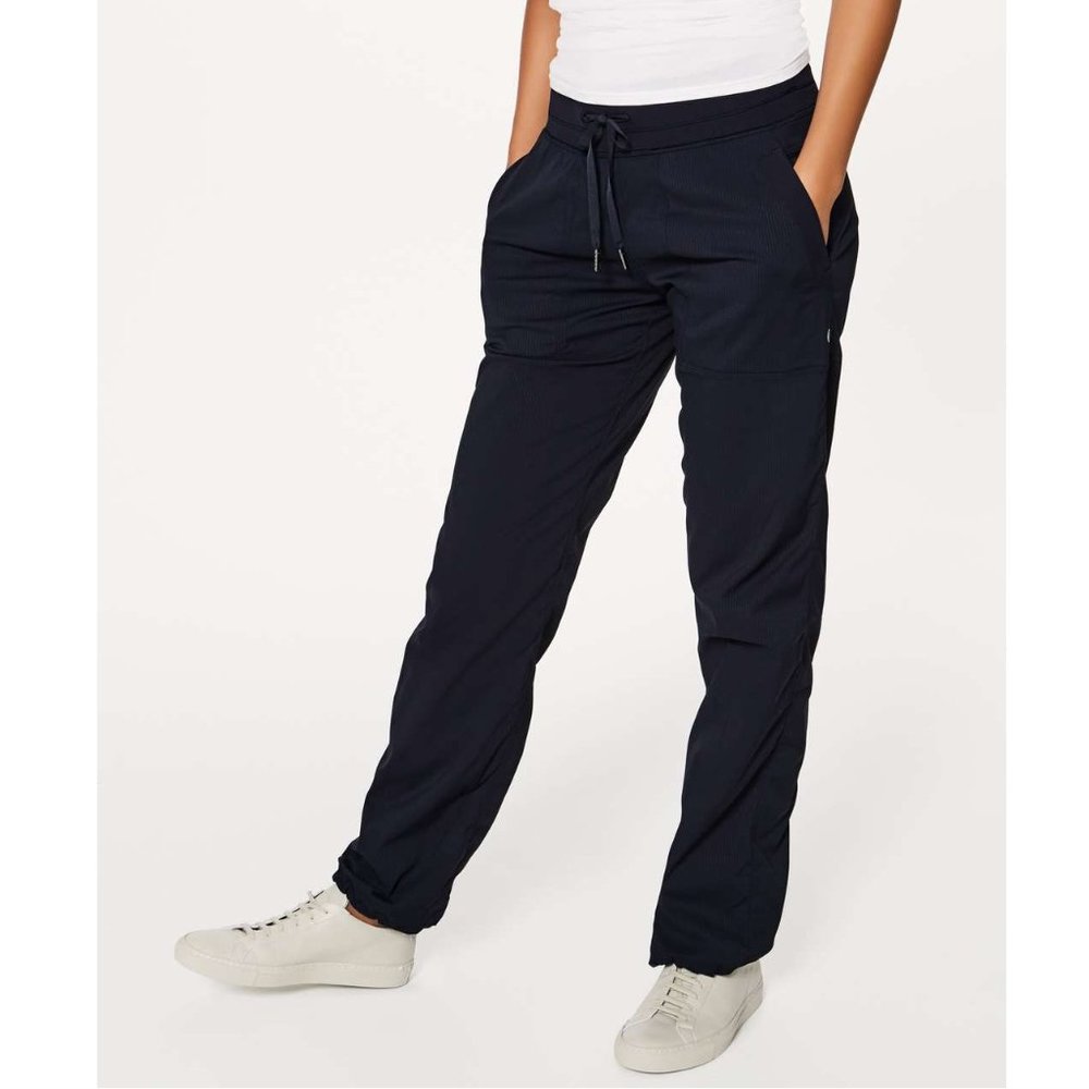 Lululemon Dance Studio Pant Mid-Rise Unlined 31" / Size 4 / Midnight Navy